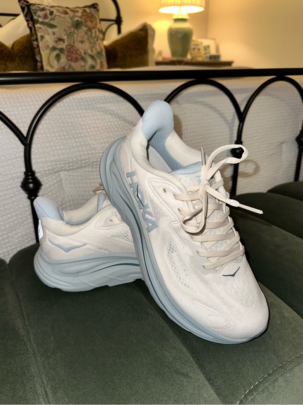 HOKA Clifton 10 Running Shoes